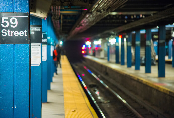 先輩と外出する時は地図と乗り換えを確認しておく 先輩にかわいがられる女子が実践する 仕事中の気遣い ９パターン オトメスゴレン