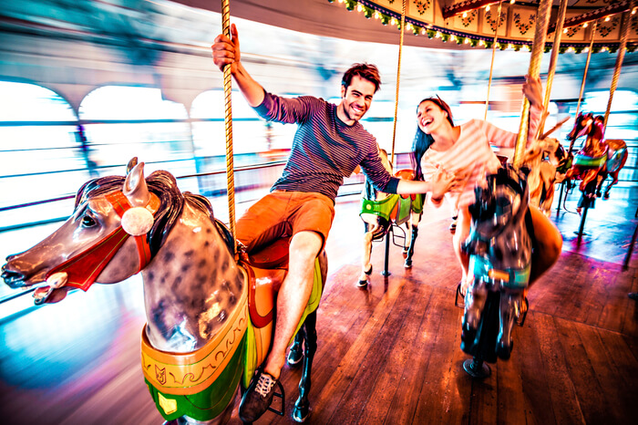 定番アミューズメントスポットに遊びに行く 遊園地デート 恋愛経験の少ない女性が考える 理想の初デート ９パターン スゴレン