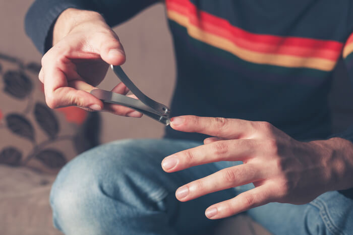 爪が伸びていて 隙間にゴミが詰まっている パッと見で女性が 生理的に無理 と感じる男性９パターン スゴレン