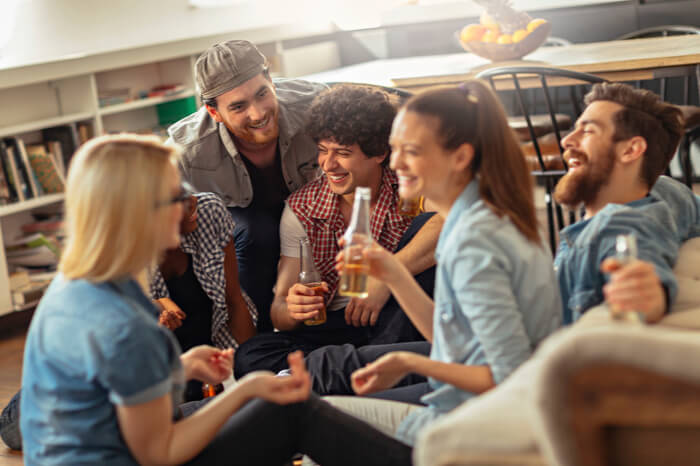 飲み会で酔っぱらいを見て笑っているだけで いい人 で終わってしまう お酒が飲めないために 恋愛でソンしてるなあ と思うこと９パターン スゴレン