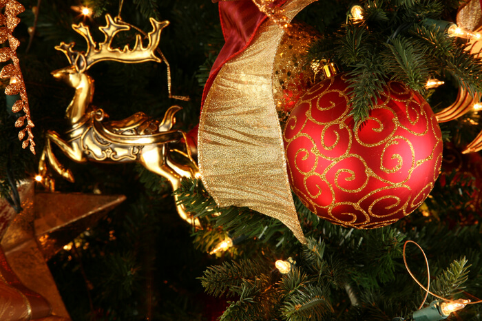 クリスマスを連想させる トナカイ柄のセーター 真冬でもあるまいし 10月に着ると突っ込まれるアイテム９パターン スゴレン