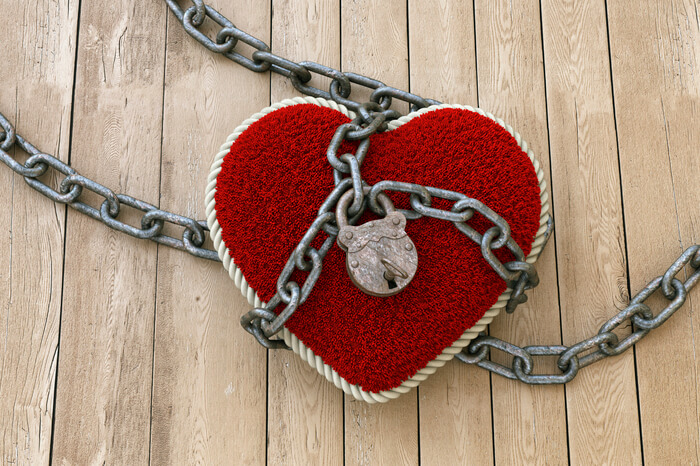 10倍返しだ と 彼女の愛情表現を大げさにデフォルメしてやり返す 彼女を傷つけずに 正直 君は重すぎる と伝える一言９パターン スゴレン