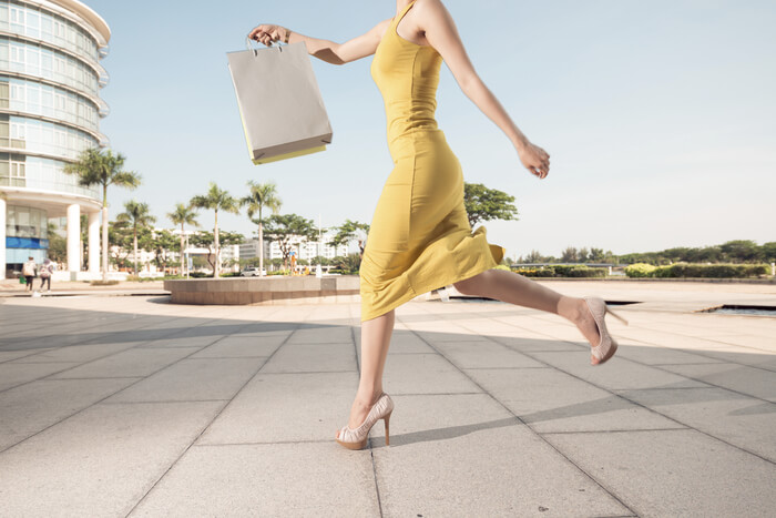 慣れないヒールで一生懸命走る 高身長女子でも かわいい と思わせる鉄板の仕草９パターン オトメスゴレン