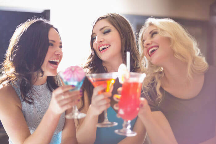 仲の良い友達に合コン好きの女子がいる 女性に非はないのに彼氏から見て評価が下がってしまうこと９パターン オトメスゴレン