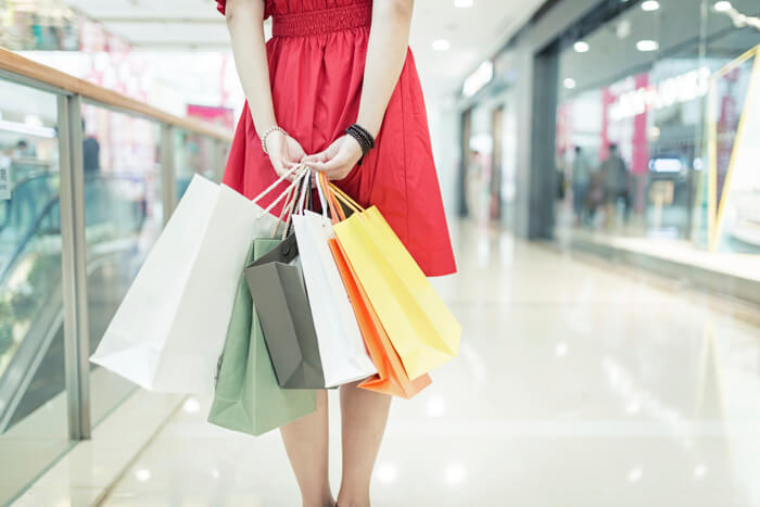 一人で買い物をしているときにつぶやく やっぱり一人が楽しい 恋愛から遠ざかっている女性がつぶやく負け惜しみ９パターン オトメスゴレン