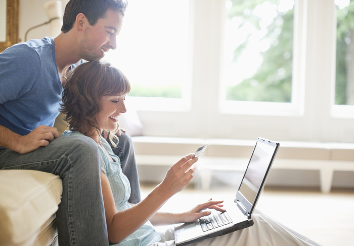 個室だから好きなだけ一緒に過ごせる ネットカフェ 人ごみ嫌いな男子でも連れ出せるクリスマスデートの行き先９パターン オトメスゴレン