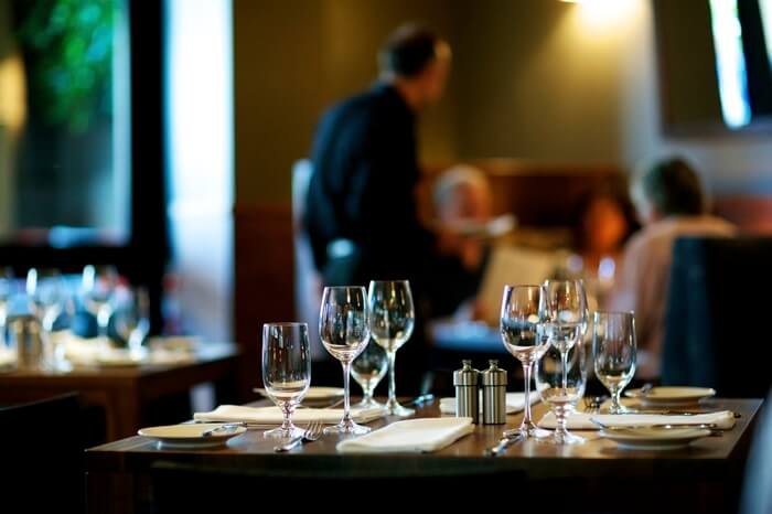 デート 女性 食事代